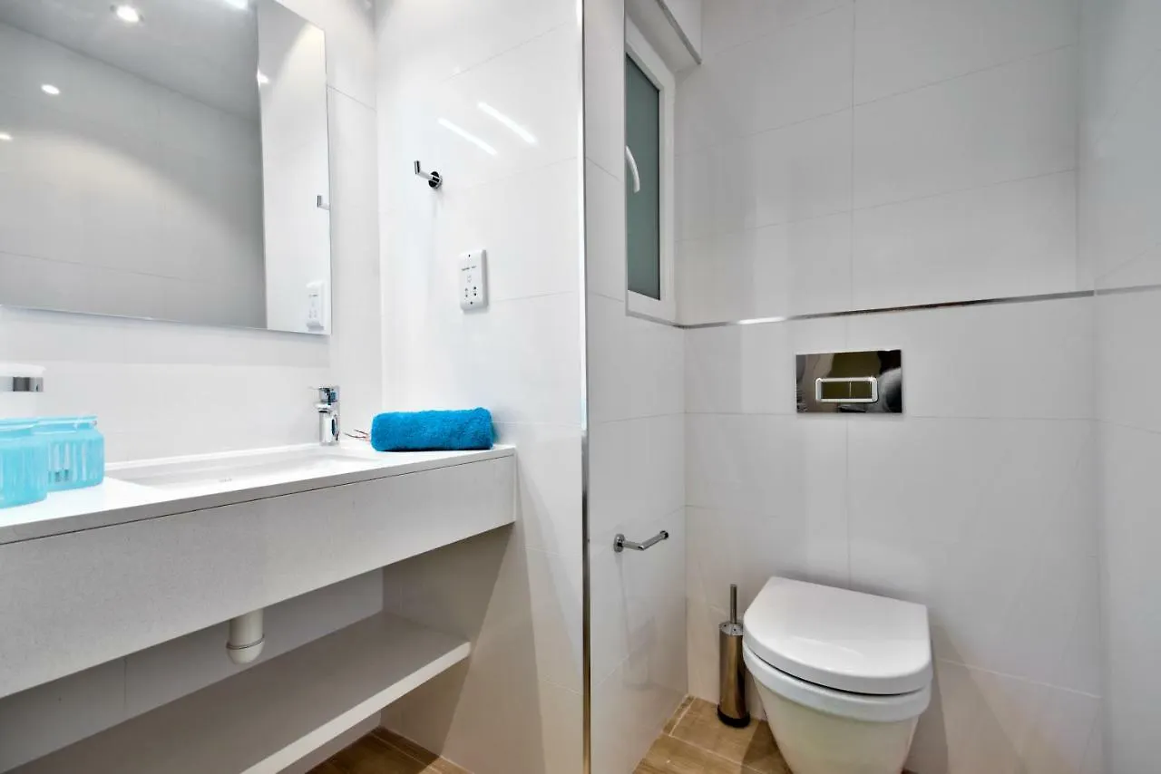 Spinola Park - The One Bedroom Loft San Ġiljan